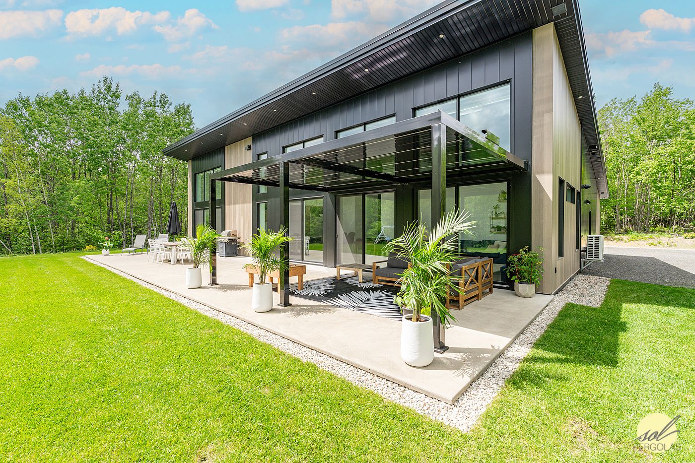 Solace_pergolas_luxe